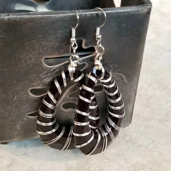 Retro 80s Statement Black Lucite Open Teardrop Wire Wrapped Earrings - Picture 3 of 5